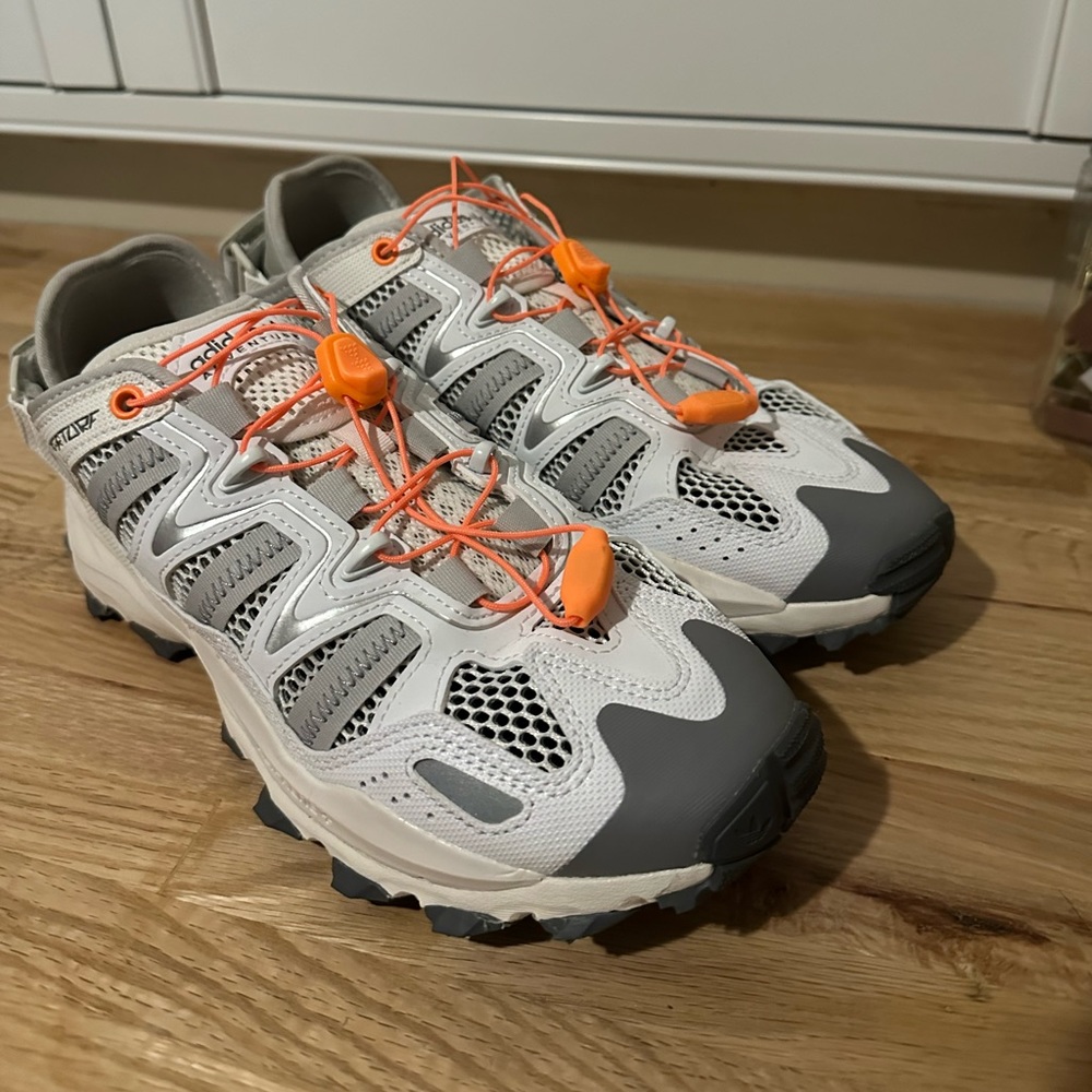 Adidas hyperturf ‘grey beam orange’